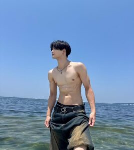 Ảnh trai đẹp đi biển hot