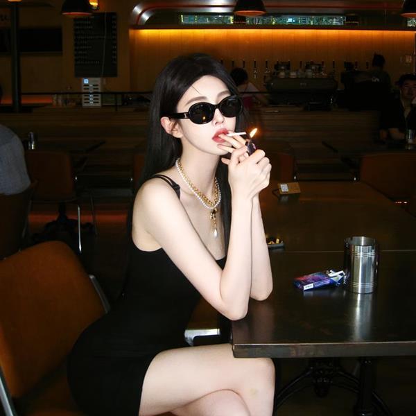 Hình avatar nữ ngầu