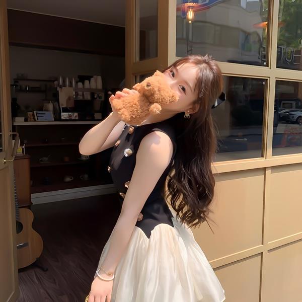 Avatar gái che mặt bằng gấu bông