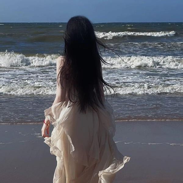 Hình avatar nữ quay lưng buồn