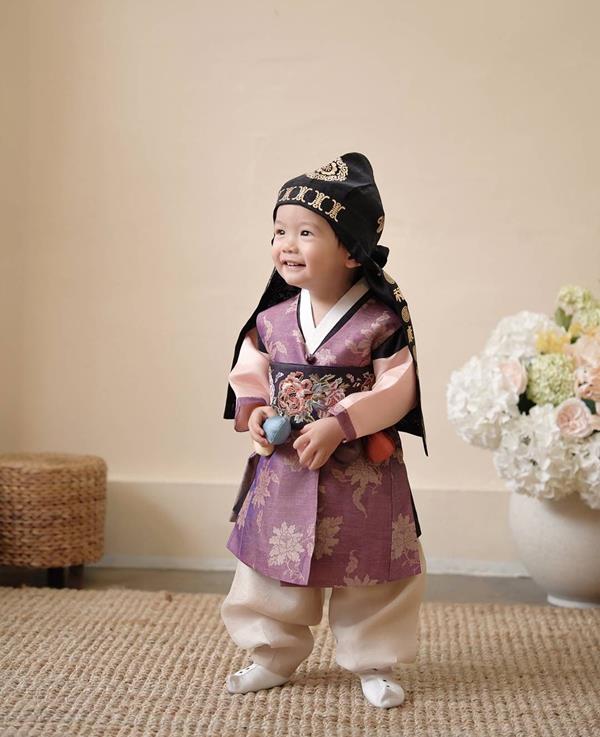Ảnh bé trai Hàn Quốc mặc cute