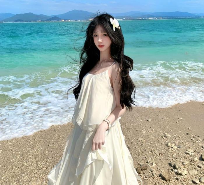 hình gái xinh da trắng ở biển