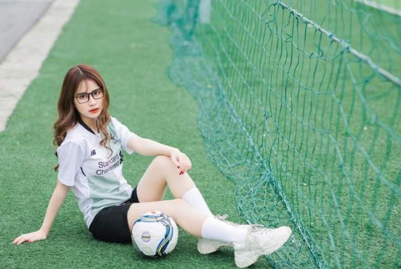Top +100 Ảnh Con Gái Mặc Quần Áo Bóng Đá Siêu Xinh Đẹp, Năng Động