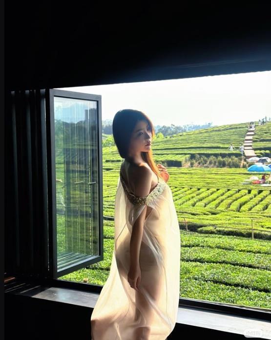 ảnh gái mặc đồ trong suốt bỏng mắt