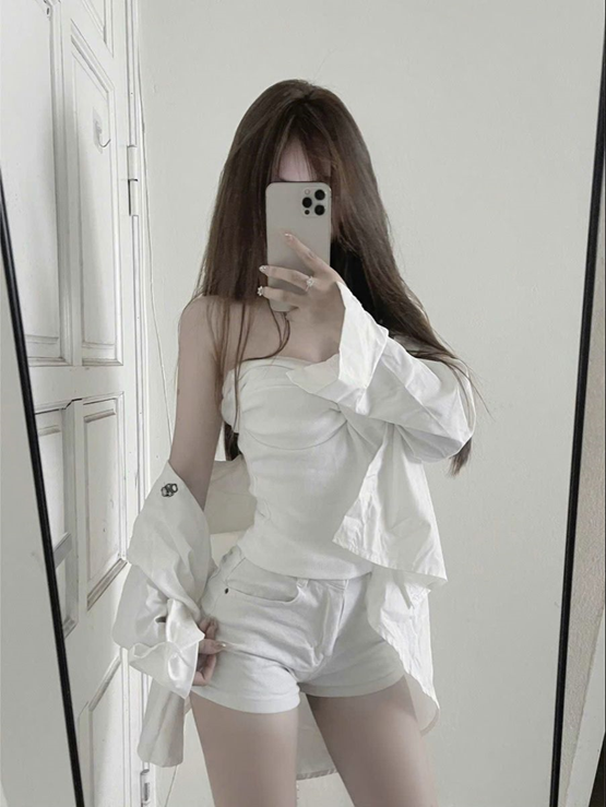 gái đẹp mặc áo sơ mi trắng nóng bỏng