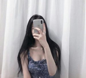 Ảnh gái xinh tóc dài che mặt