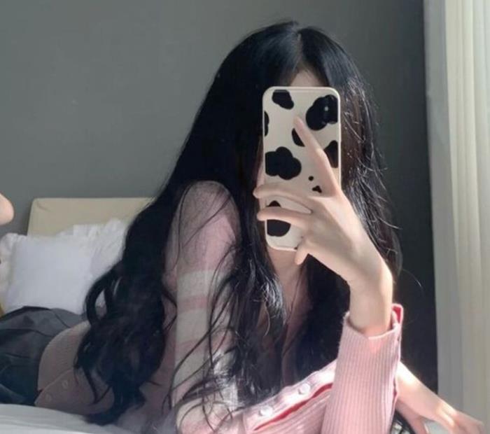 Ảnh gái đẹp tóc dài che mặt dễ thương