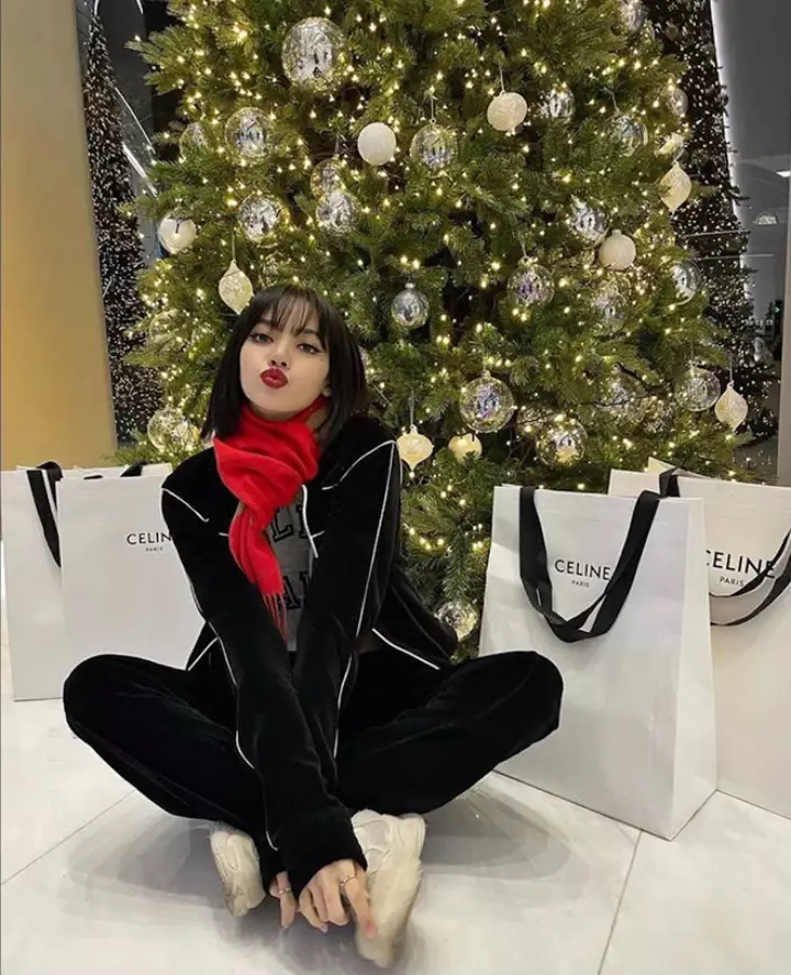 Hình Lisa Noel 4K cực sắc nét.