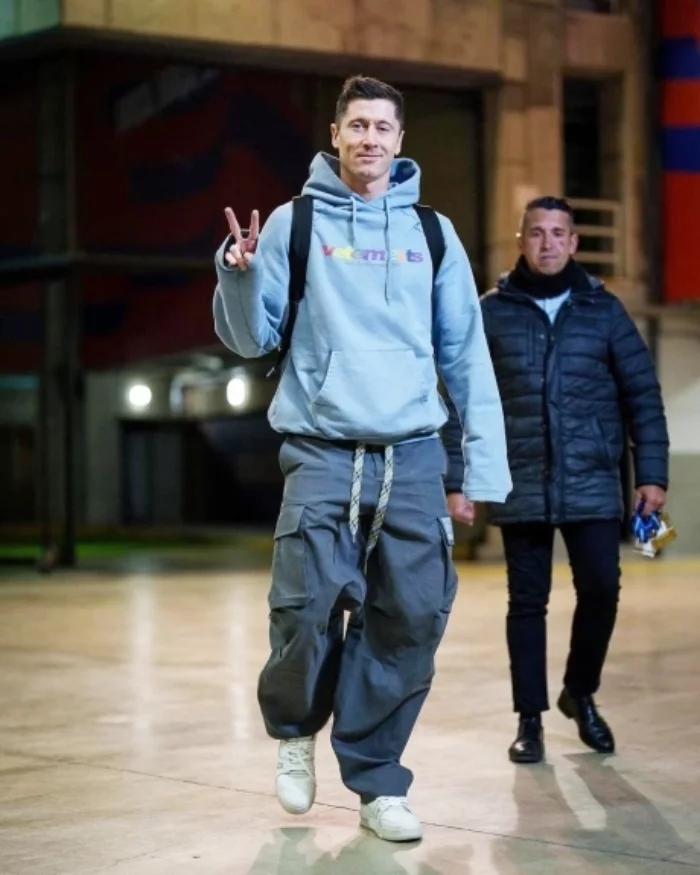 Hình ảnh Lewandowski đời thường giản dị nhưng cuốn hút.