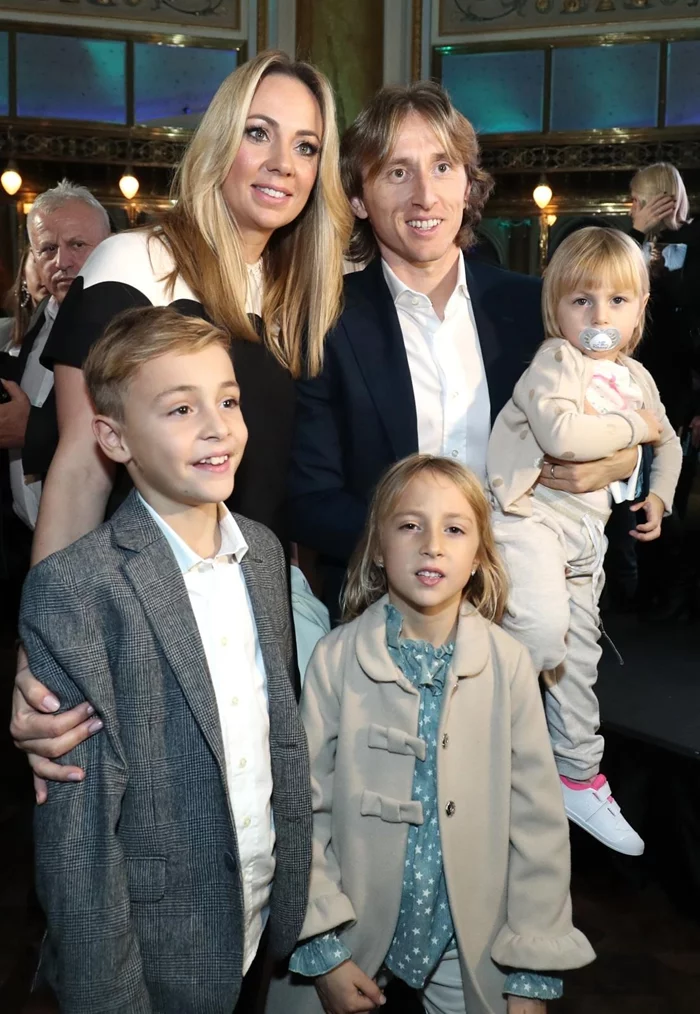 Hình ảnh Luka Modric giản dị bên gia đình