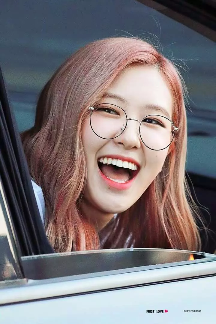 Hình ảnh Rose cười cute dễ thương