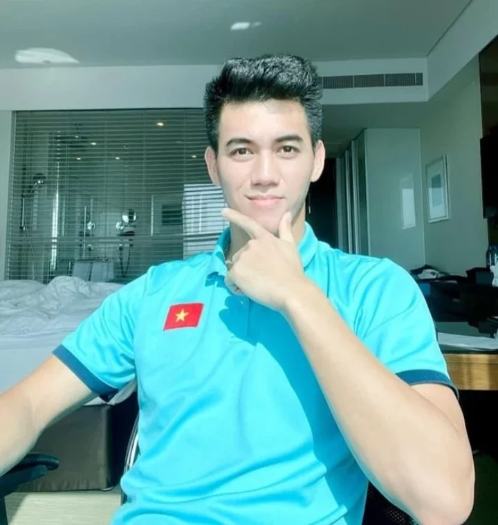Ảnh đời thường của Nguyễn Tiến Linh