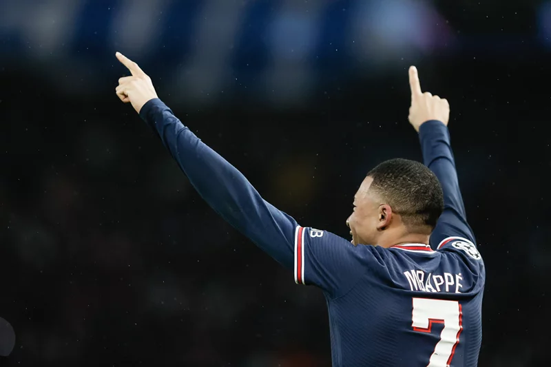 Hình nền Mbappé cho máy tính