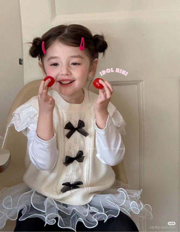 Ảnh em bé cười cute