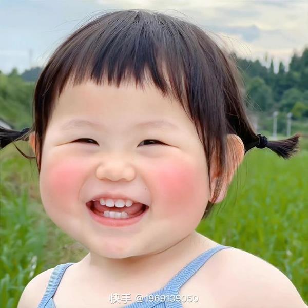 Ảnh ngộ nghĩnh bé cười 