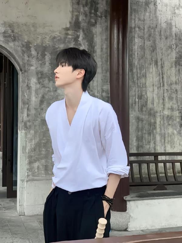Soái ca áo trắng Hàn Quốc