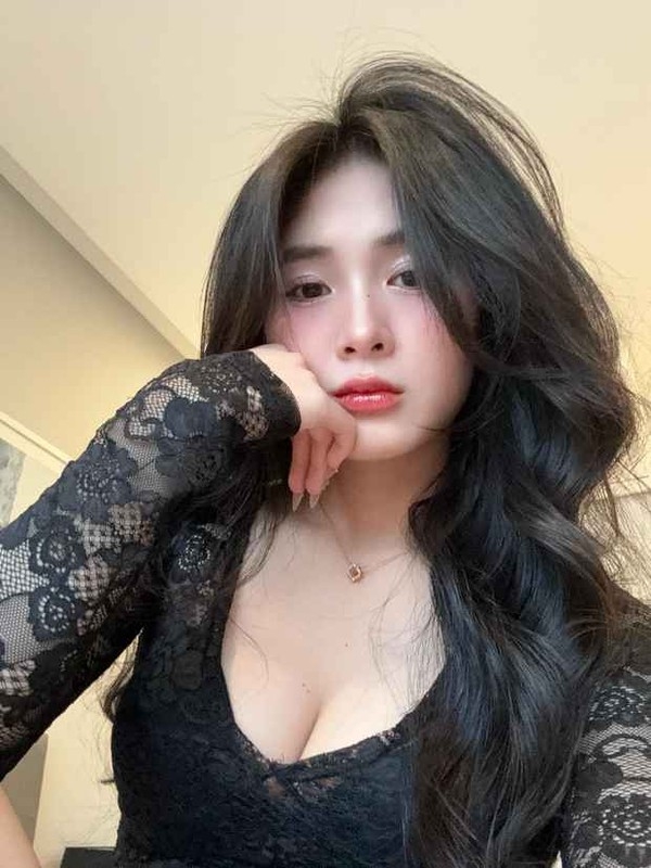Màn "đu trend" gây sốt của hai hotgirl đình đám