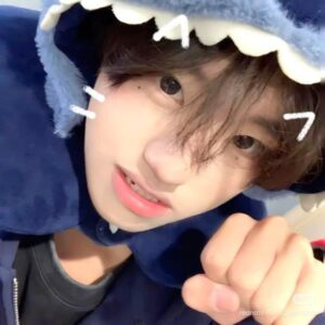 Avatar nam cute biểu cẩm đáng yêu