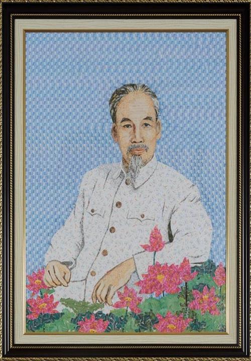 Hình ảnh Bác Hồ và hoa sen – Biểu tượng kép giàu ý nghĩa