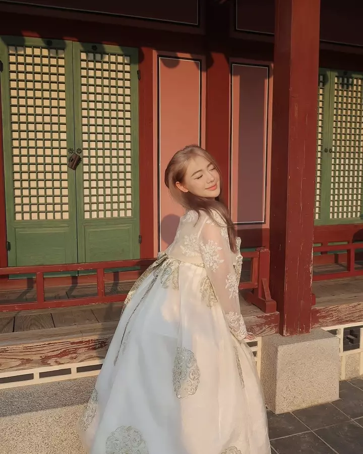Bộ ảnh "cosplay" của Trần Hà Linh