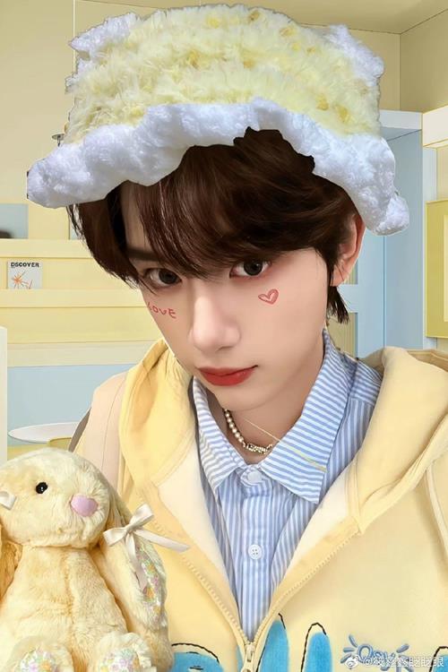 Hình nền điện thoại cute nam 