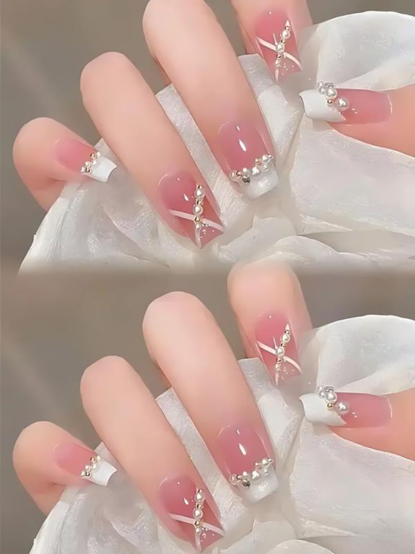 Mẫu nail hồng nhạt đính đá 1