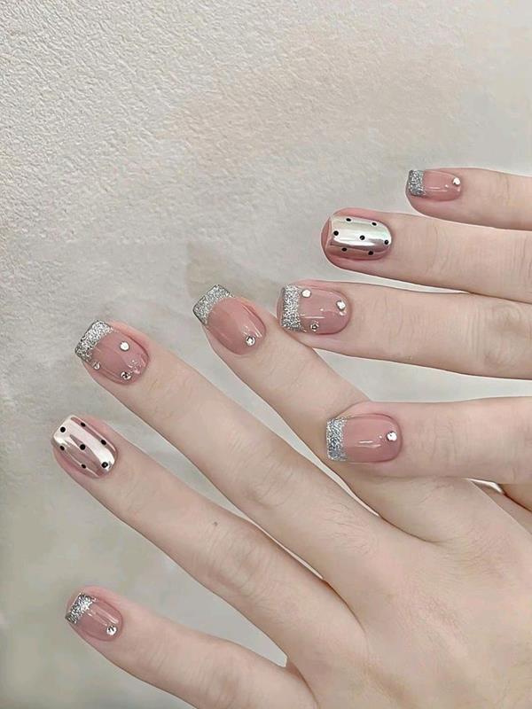 Mẫu nail đơn giản cho học sinh cấp 3