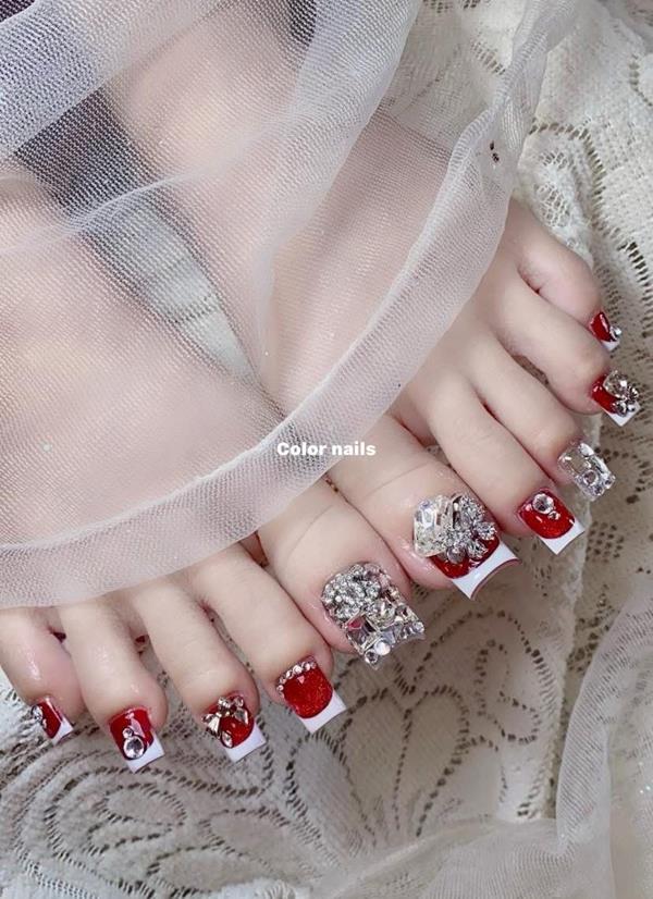 1999+ Mẫu Nail Chân Đính Đá – Kiểu Móng Chân Đính Đá Đẹp & Ấn Tượng