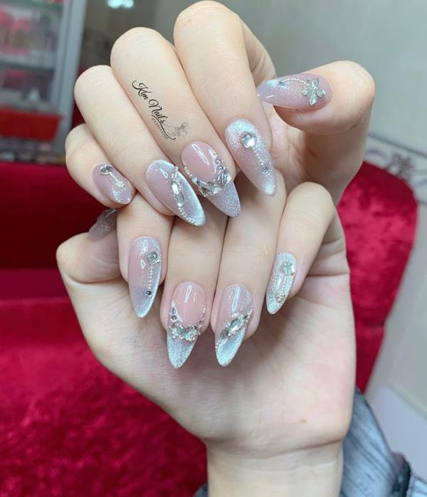 Nail tay đính đá hot nhất 2020