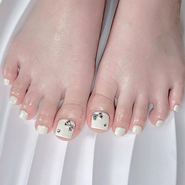 Tổng Hợp 1234+ Mẫu Nail Chân Màu Trắng – Móng Đẹp Tinh Khiết, Nhẹ Nhàng Và Rất Sang