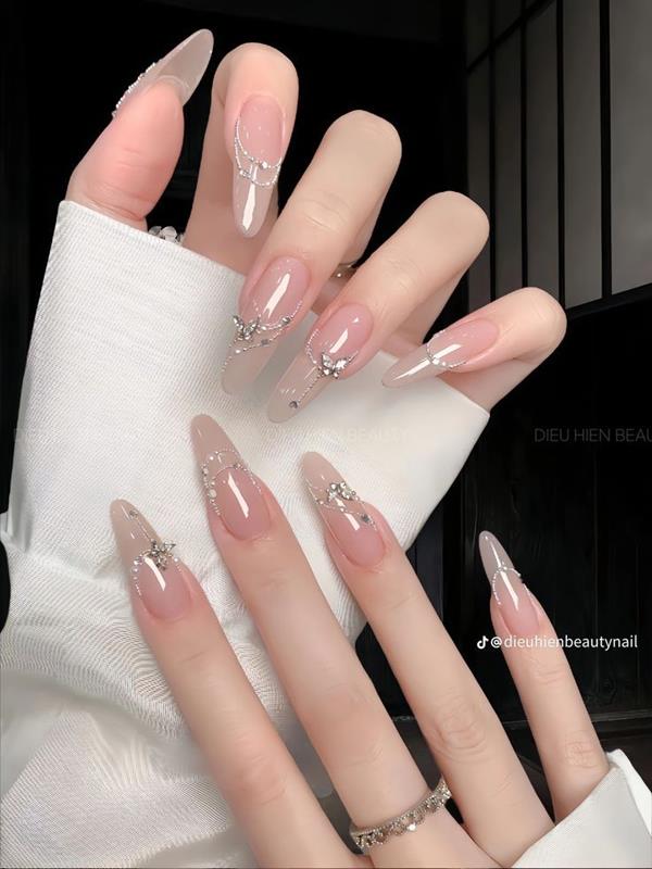 Mẫu nail sơn thạch đính đá 2