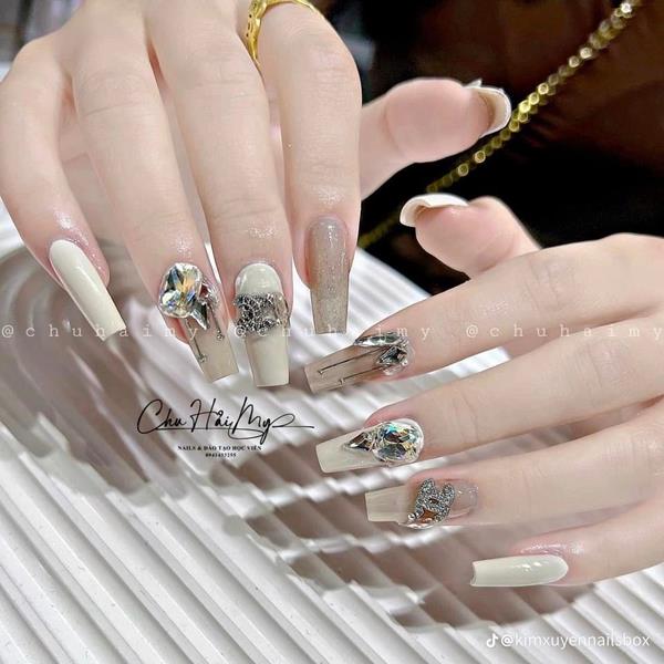Hình nail màu trắng sữa 1