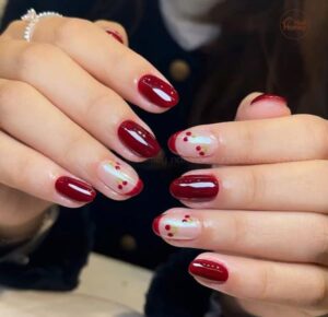 Mẫu nail màu đỏ cherry