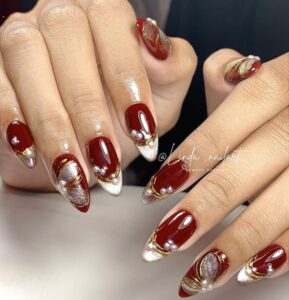 Nail màu đỏ mận
