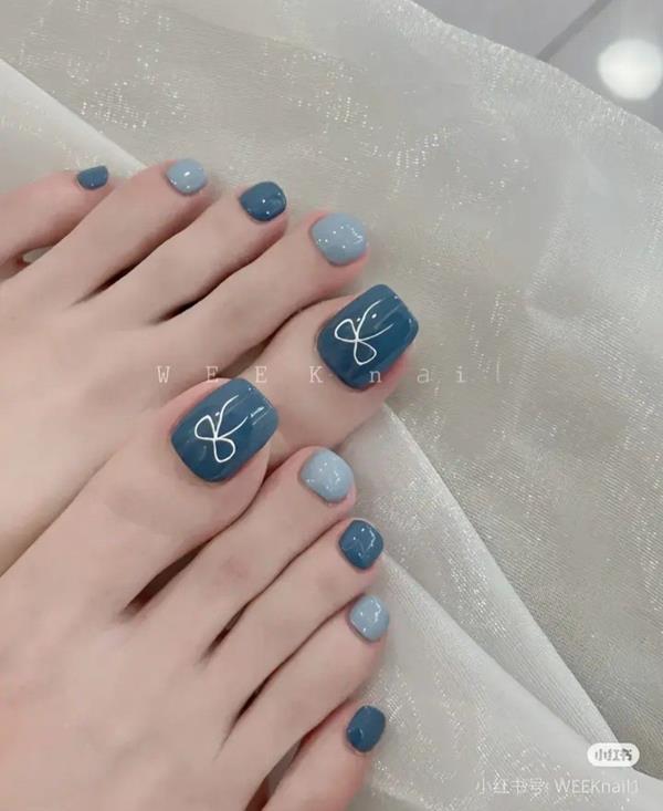 Nail chân xanh ngọc đơn giản cho học sinh 
