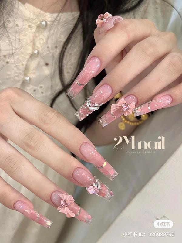 Nail màu hồng thạch đính đá 2