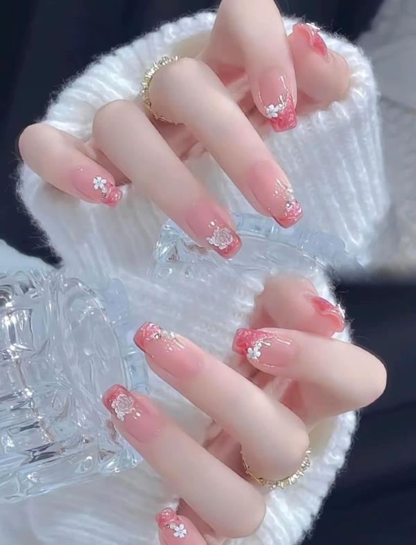 Nail màu hồng thạch đính đá 3