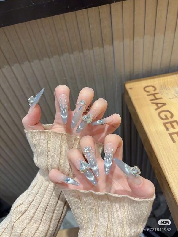 Khám Phá 777+ Mẫu Nail Sơn Thạch Đính Đá – Đẹp Như Pha Lê Cho Cô Nàng Nữ Tính