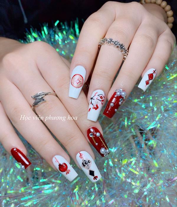 Mẫu nail tết 2021 màu đỏ