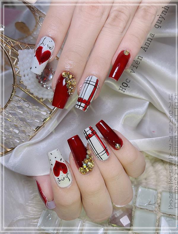 Nail tết 2021 màu đỏ mẫu 1