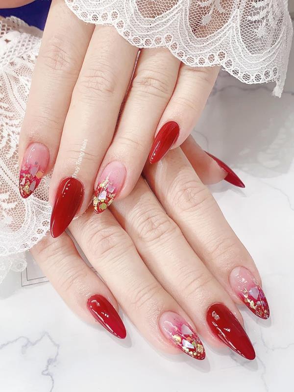 Mẫu 1 nail tết 2022 màu đỏ